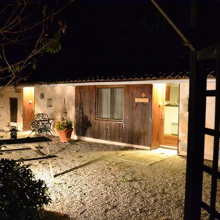 Le Moulin De Lusseau Bed & Breakfast Chef-Boutonne Oda fotoğraf