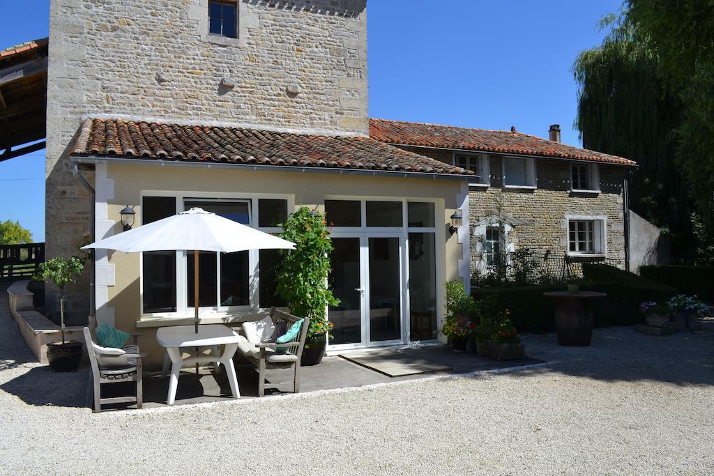 Le Moulin De Lusseau Bed & Breakfast Chef-Boutonne Dış mekan fotoğraf