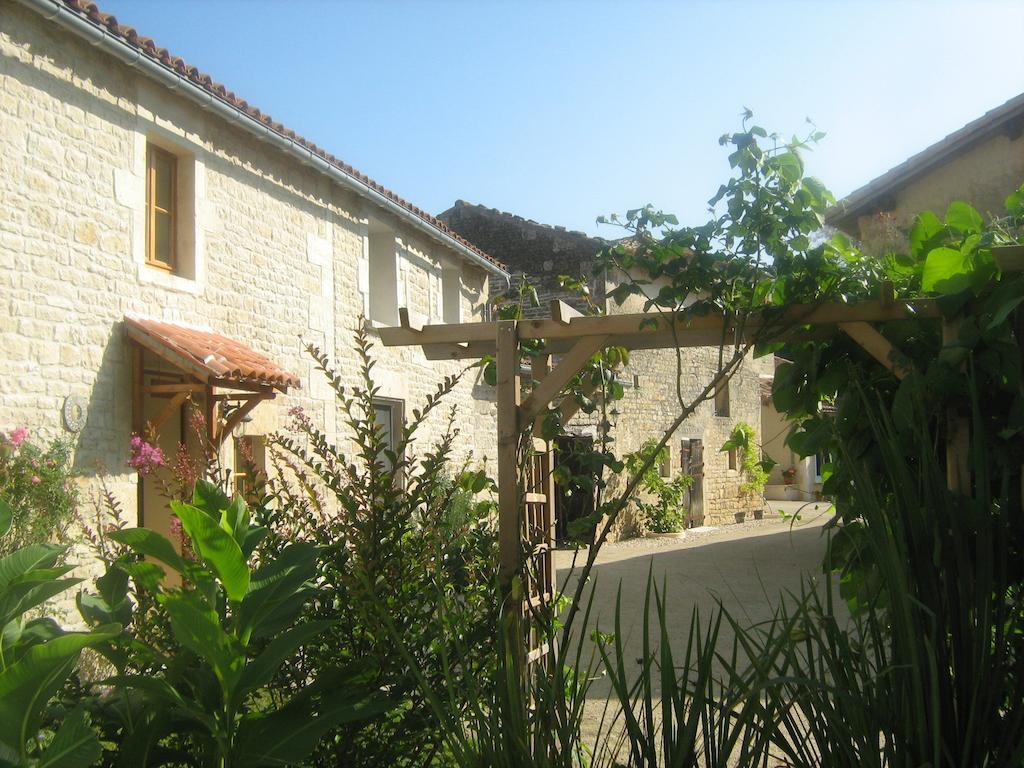 Le Moulin De Lusseau Bed & Breakfast Chef-Boutonne Oda fotoğraf